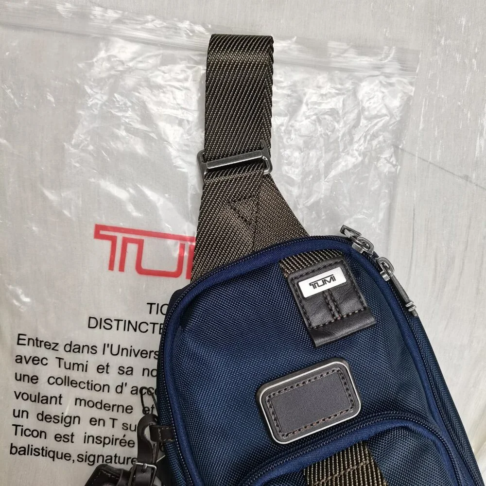 Tumi sling bag